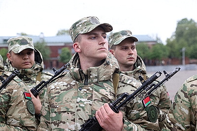 Молодое пополнение пограничников и военнослужащих внутренних войск приняли присягу в Брестской крепости