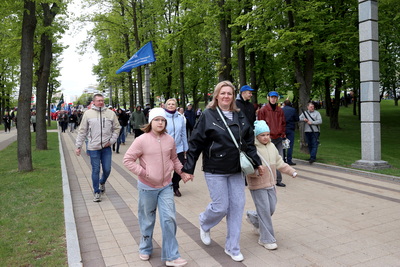 В праздник Первомая состоялось возложение цветов к стеле \"Минск - город-герой\"