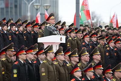 Белорусские военнослужащие принесли клятву на верность народу и Президенту