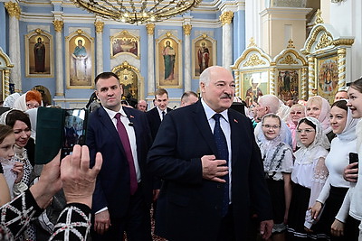 Лукашенко на Пасху посетил Свято-Покровский храм в Толочине