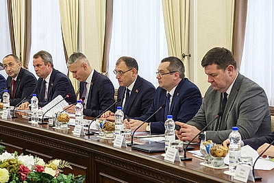 Пассажирская и сельхозтехника, лифты. Что Беларусь предлагает Ярославской области