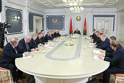 Лукашенко собрал совещание по развитию районов Припятского Полесья