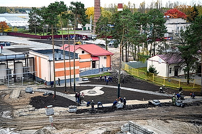 На республиканском субботнике благоустроили территорию Брестской областной клинической больницы