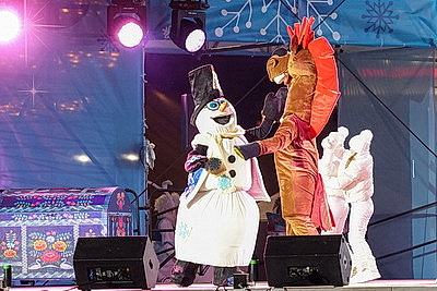 Новогодняя атмосфера и сказочные герои в ярких спектаклях: праздничные локации Минска