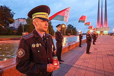 Более 100 милиционеров в Витебске почтили память героев Великой Отечественной войны