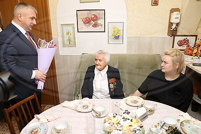 Сотая весна с верой и любовью в сердце. В Гомеле участница ВОВ принимала поздравления с 8 Марта