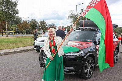 Автопробег \"За единую Беларусь\" проехал по главным улицам Минска
