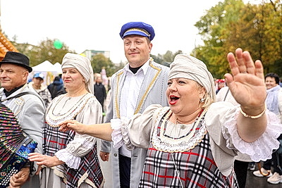 Памятник креветке, выставка караваев и подворий. В Белоозерске проходят \"Дажынкі-2025\"