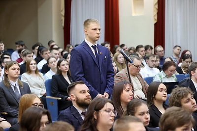 Сергеенко встретился с преподавателями и студентами Витебской академии ветеринарной медицины