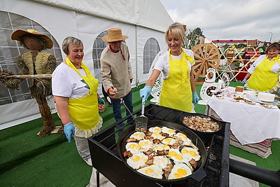 Подворья, выставки, концерты. Волковыск принимает областные \"Дажынкi\"