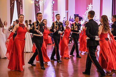 В Минском суворовском военном училище состоялся новогодний бал