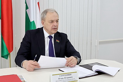 Сергеенко провел личный прием граждан в Шарковщине