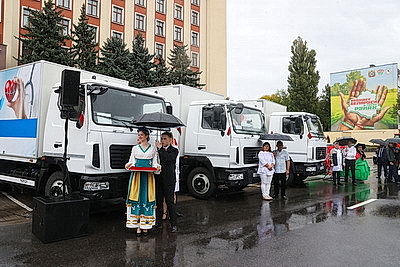 Ключи от шести новых передвижных ФАПов передали в районы Гомельской области