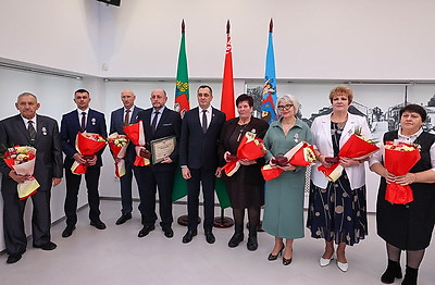 Передовикам аграрной отрасли Витебской области вручили награды за многолетний плодотворный труд