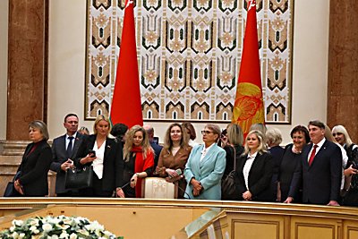 Они называют себя гвардией Президента Беларуси. Рассказываем о новых гостях Дворца Независимости