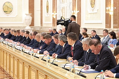 Лукашенко собрал совещание с руководителями дипломатических представительств Беларуси