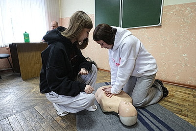 Палатки, боевое развертывание и медицина. Как проходит полевой слет юных спасателей-пожарных в Гродно