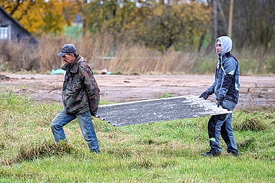 Поврежденные кровли, разрушенный телятник: в Могилевской области ликвидируют последствия сильного ветра
