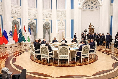 Путин встретился с главами правительств стран ШОС