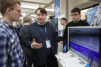 Дроны и цифровые двойники: выставка в области ИИ и робототехники проходит в Минске