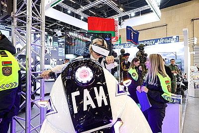 Делегаты ВНС из разных регионов страны посетили выставку \"Моя Беларусь\"