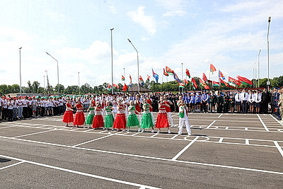 \"Лето начинается классно\". Первую очередь Республиканского патриотического центра открыли в Бресте