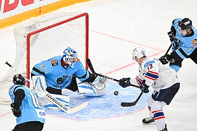 Хоккеисты \"Динамо\" прервали победную серию в матче против \"Лады\"
