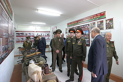 Вольфович встретился с кадетами Минского областного училища в Слуцке