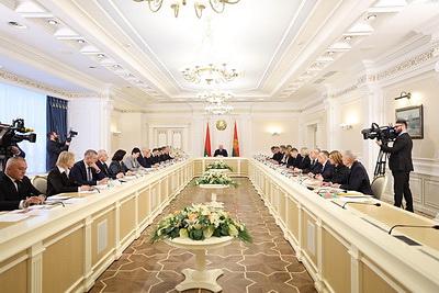 Лукашенко провел заседание Президиума ВНС