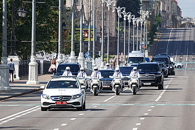 Премьер-министр Танзании возложил венок к монументу Победы в Минске
