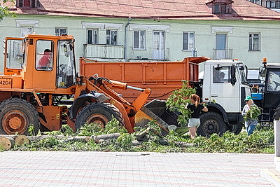 На благо города и людей: около 20 тыс. человек вышли на уборку последствий непогоды в Могилеве