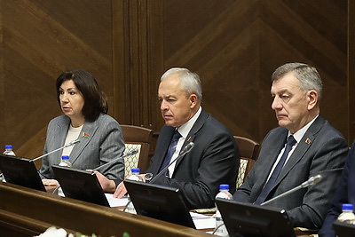 Сверить часы и обсудить ход подготовки. Турчин провел заседание оргкомитета ВНС