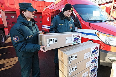 Витебские спасатели передали жителям ДНР гуманитарный груз