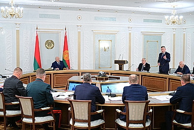 Лукашенко проводит селекторное совещание по уборочной кампании