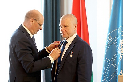 Космонавт Новицкий избран почетным членом правления Белорусского фонда мира