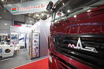 Вице-премьер Беларуси посетил национальную экспозицию на \"ИННОПРОМе\"
