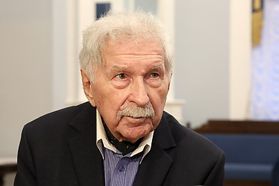 Юбилей Геннадия Овсянникова встретили на купаловской сцене
