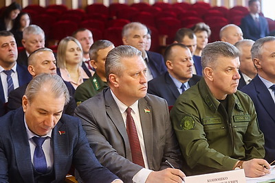 Благоустройство территорий под ключ и развитие АПК. В Гомельской области представили планы на пятилетку