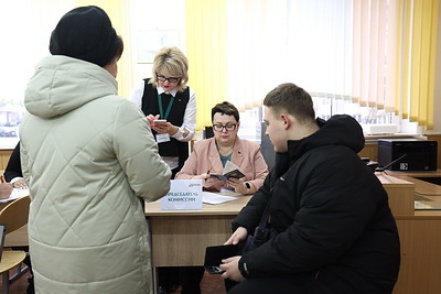 Герасимов принял участие в досрочном голосовании