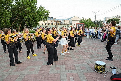 Праздничная атмосфера на улицах фестивального Витебска