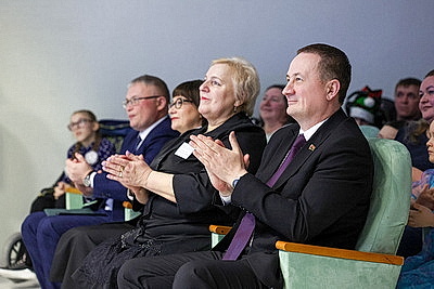 Турчин поздравил воспитанников Ивенецкого социального пансионата