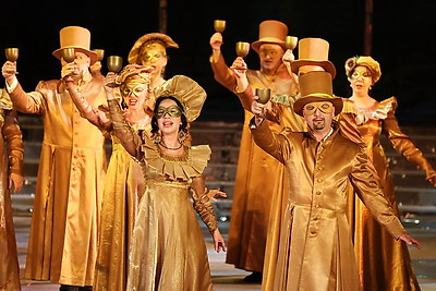 \"Что наша жизнь? Игра!\" Известная ария прозвучала в Большом театре Беларуси