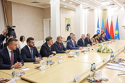 Кочанова встретилась с молодежными парламентскими делегациями стран СНГ