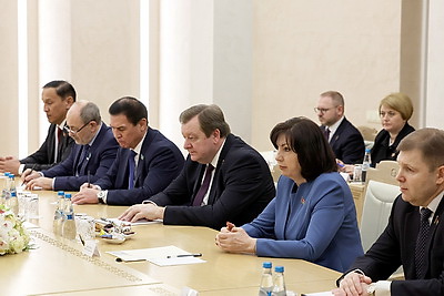 Кочанова проводит встречи с международными наблюдателями