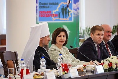 Разговор о важном: форум с участием семей со всей республики проходит в Полоцке
