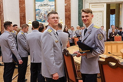 Дворец Независимости посетили сотрудники Следственного комитета