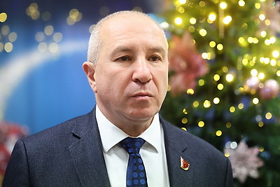 \"Такие встречи дарят радость и детям, и взрослым\". Караев поздравил воспитанников детсада в Гродно