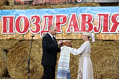 В Слуцком районе чествовали комбайнера-восьмитысячника