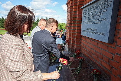 С \"Вальсом Победы\" и оркестром встретили участников \"Поезда Памяти\" в Могилеве