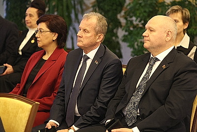 Пример высокого профессионализма и образец верности своему делу. В Минске вручили госнаграды представителям различных сфер